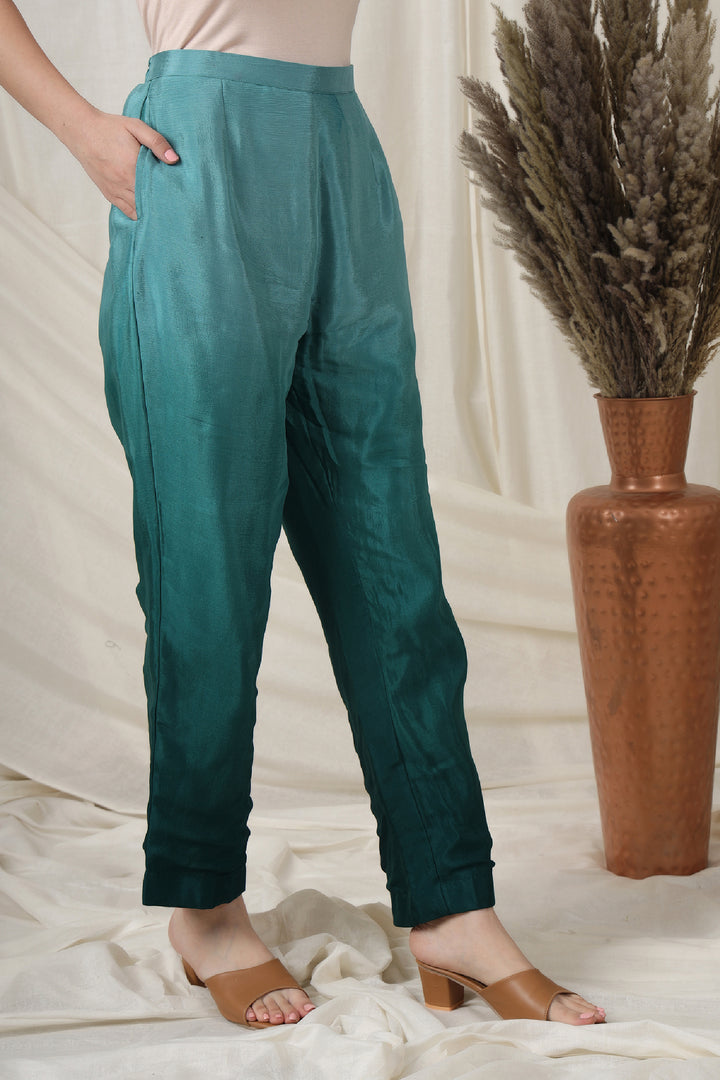 Adjustable waist with front belt and back elastic in Chinon pants.