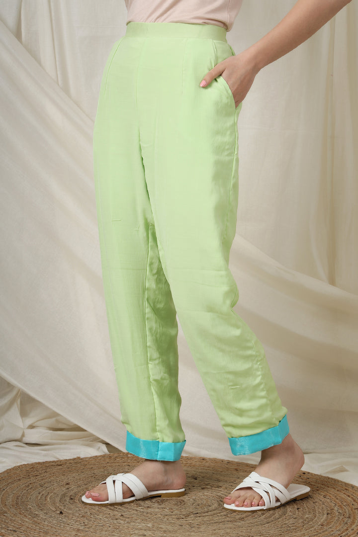 Loose Pants with Blue Panel and Full Elastic Waist