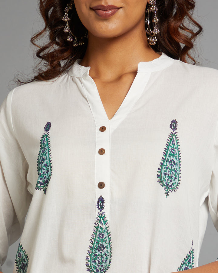 
Close-up view of White Cotton Straight Kurta with Chinese Collar and V-Neck, focusing on the fabric texture, neckline and stitching details.